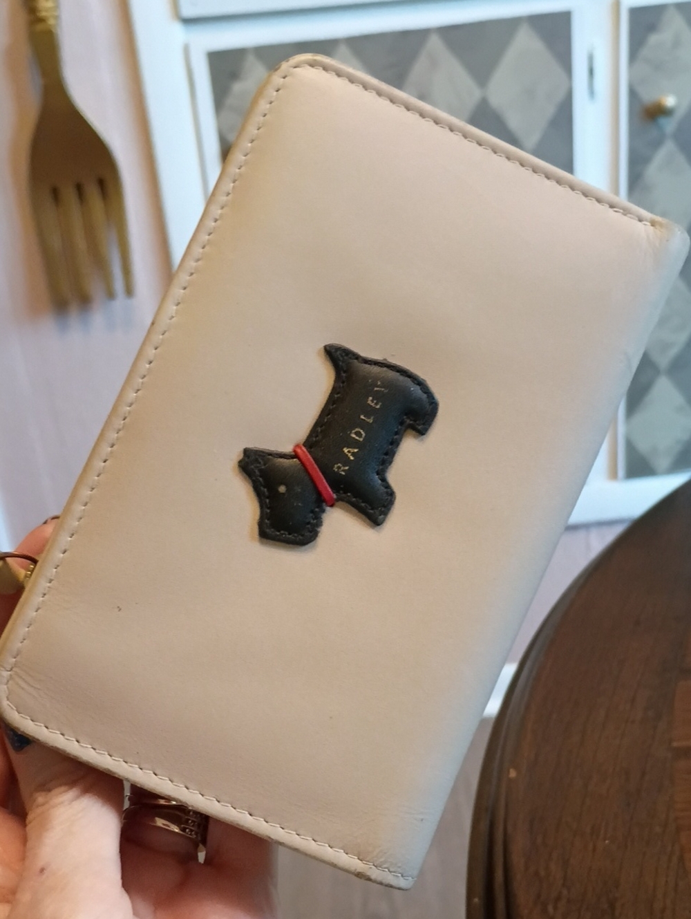 RADLEY LONDON Cream Leather Small Wallet with Brown Scottie Dog